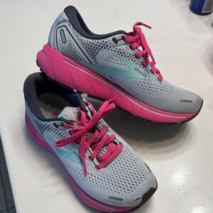 Brooks Women's Athletic Shoes - Gray and Pink